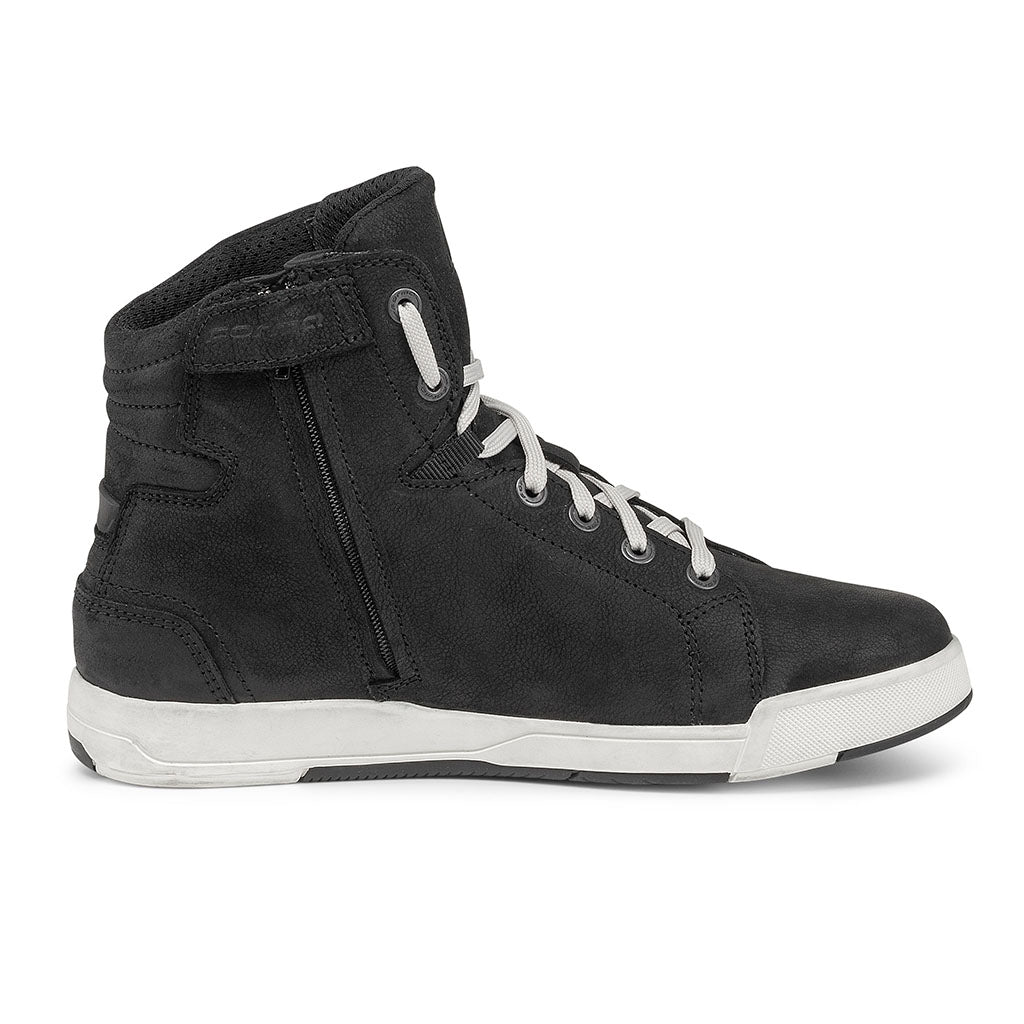 motorcycle boots | Forma Swift X Dry waterproof black white urban motorcycle boots | Forma Swift X Dry waterproof black white urban